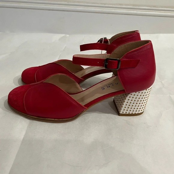 Eclaire Red Bright Suede Polka Dot Heel Sandals Shoes Heels Size EU 39 US 9 NWB - Picture 4 of 7